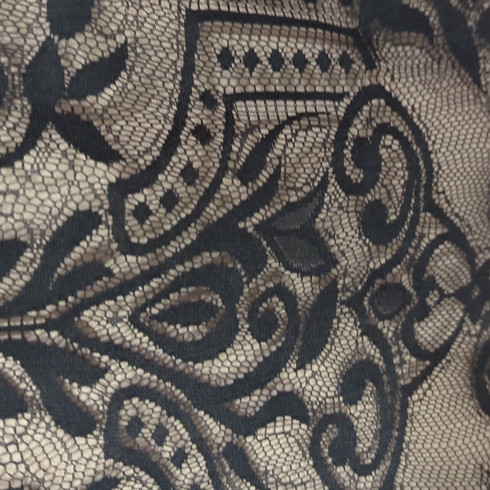 Like New Maggy London Gorgeous Black Lace Dress - Picture 7 of 10